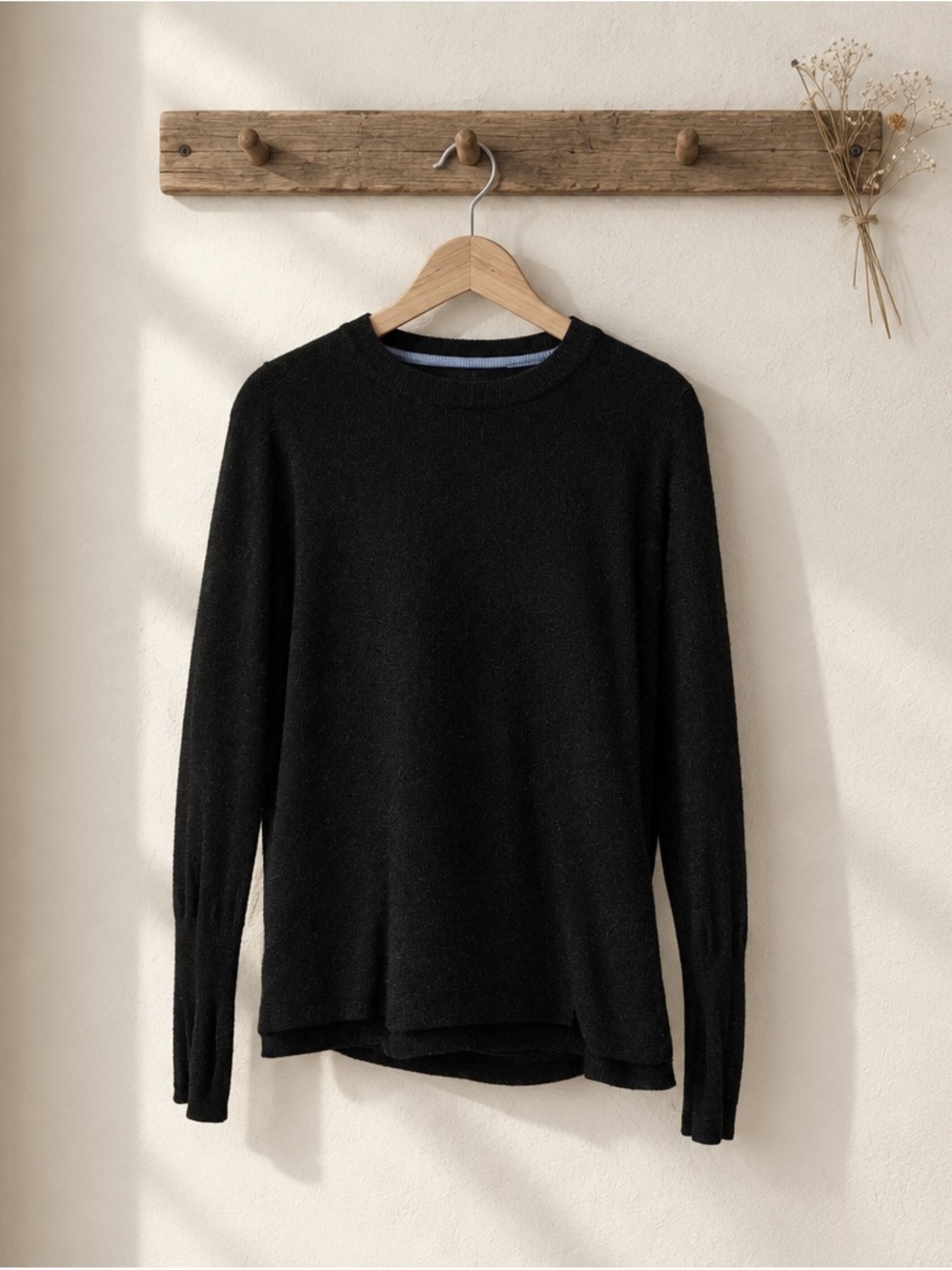 lululemon athletica Black Crewneck Women's cross open in the Back Sweater